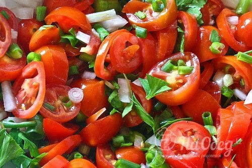 Салат из помидоров