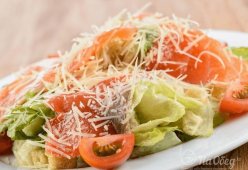 Салат «Цезарь» с семгой