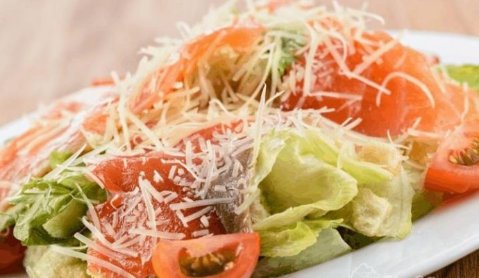 Салат «Цезарь» с семгой