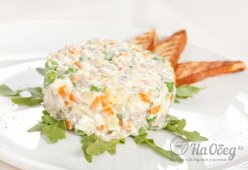 Салат оливье с курицей