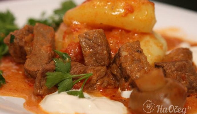 Тушеная свинина