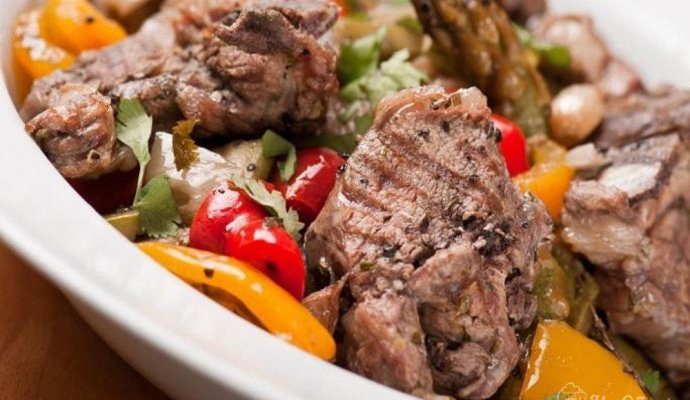 Баранина тушеная