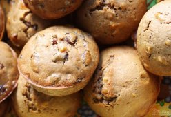 Банановые маффины с изюмом