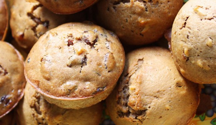 Банановые маффины с изюмом