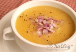 Гороховый суп с копчеными ребрышками