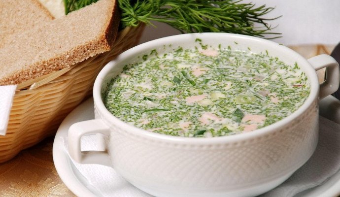 Окрошка на сыворотке с колбасой