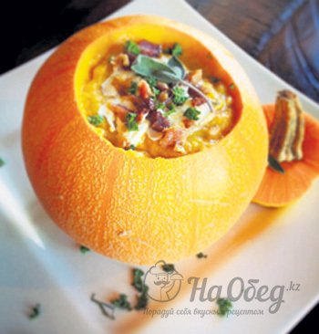 Сырное фондю с грибами в тыкве