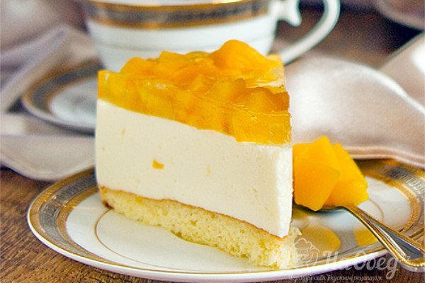 Йогуртовый пирог с персиками