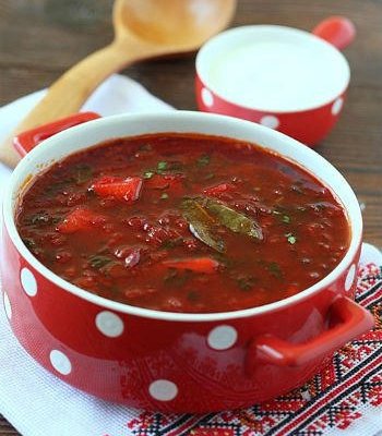 Холодный свекольно-щавелевый суп