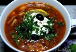 Солянка мясная с грибами