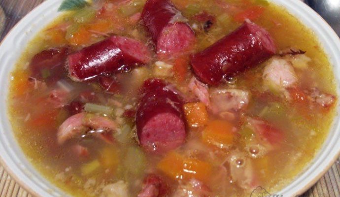 Солянка с охотничьими колбасками