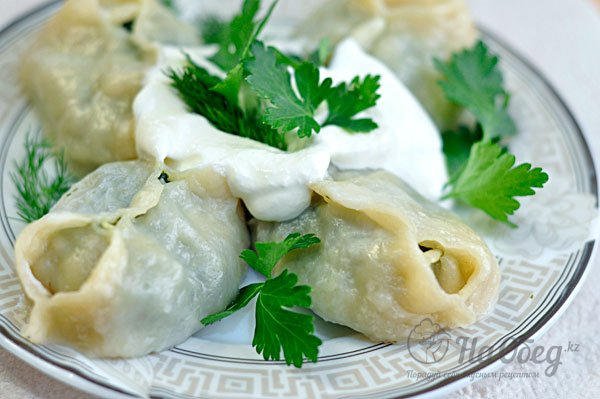 Манты с сыром и шпинатом