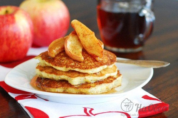 Оладьи с яблоками