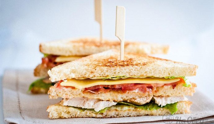 Клубный сэндвич с курицей