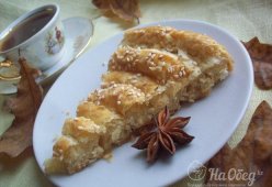 Слоеный пирог с сыром
