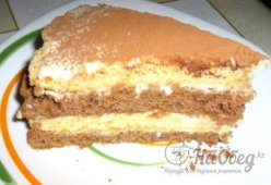 Сметанный пирог со сгущенкой