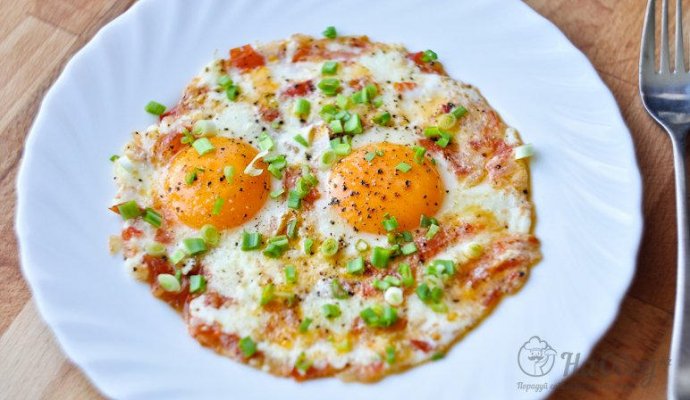 Яичница с помидорами