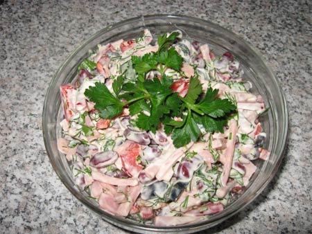 Салат с ветчиной и черносливом