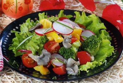 Овощной салат с вешенками