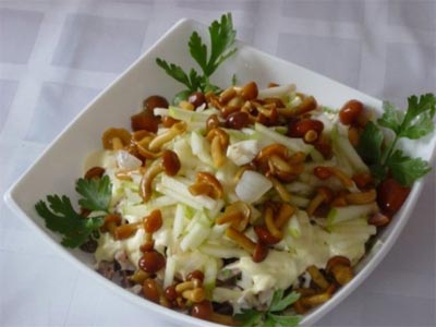 Салат из опят с редькой