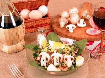 Ветчинный салат с грибами