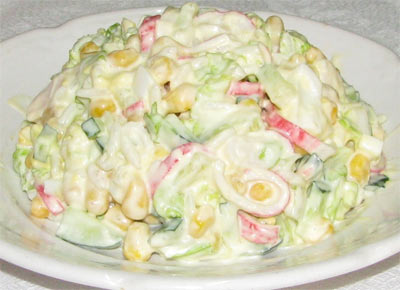 Салат с кукурузой консервированной и крабовыми палочками
