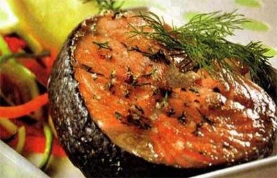 Салат из лосося с кабачками