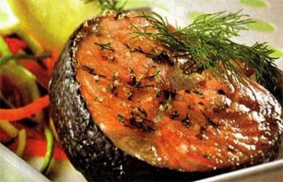 Салат из лосося с кабачками