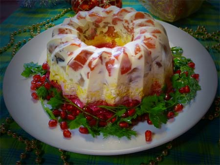 сельдь под шубой с зернами граната и оливками