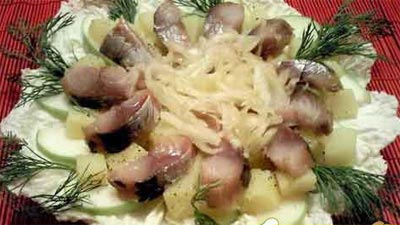 Салат из скумбрии с квашеной капустой