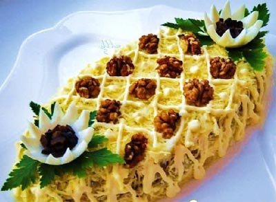 Слоеный салат из скумбрии 