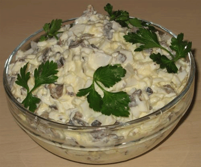Недорогой салат из кальмаров консервированных