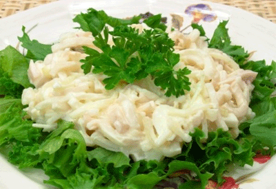 Салат из кальмаров консервированных с сельдереем и капустой