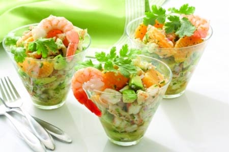 Салат-коктель с яблоками и креветками