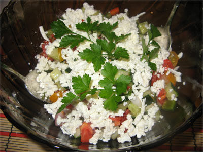 шопский салат с фасолью и кукурузой