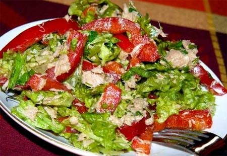 Итальянский салат с помидорами и гранатом